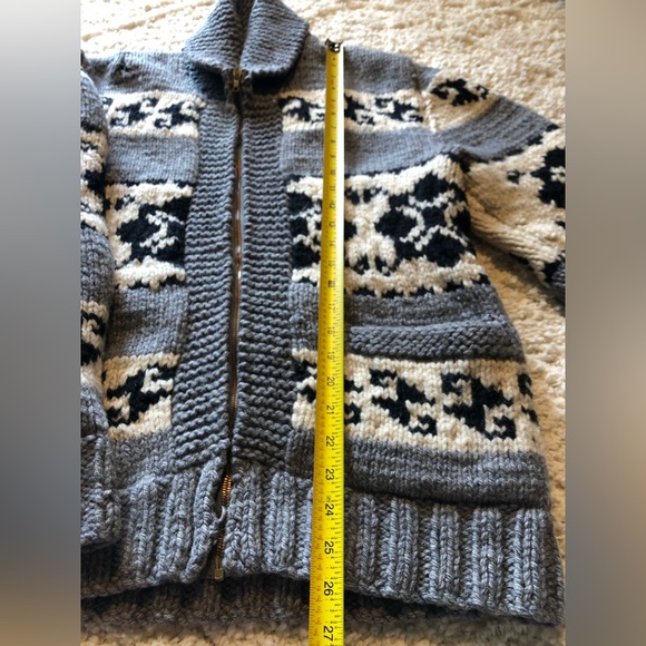 Vintage Cowichan Sweater - Picture 8 of 11